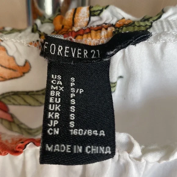 Forever 21 Floral Crop Top. Size S - Picture 2 of 2